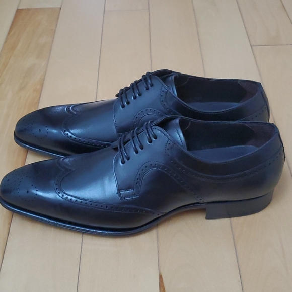 Mezlan Wing Tip Dress Shoes - Size 10 - Picture 3 of 7